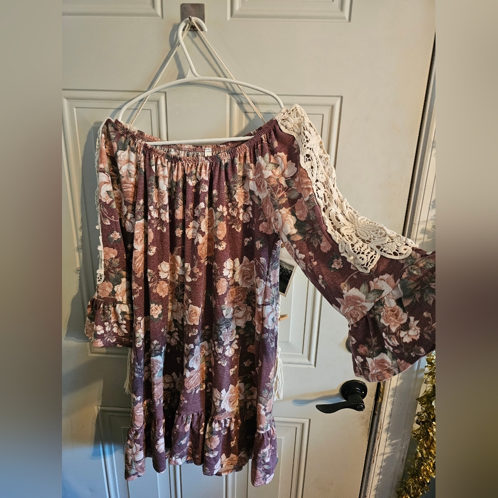 Emerald Mauve Floral Off-Shoulder Blouse